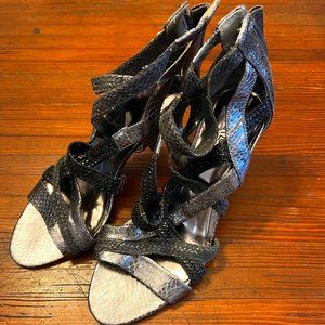 ***MAKE ME AN OFFER***
Carlos by Carlos Santana Candy Strappy Heels Snakeskin